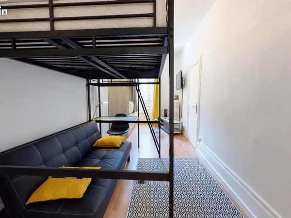 Chambre 4 pièces 76 m²