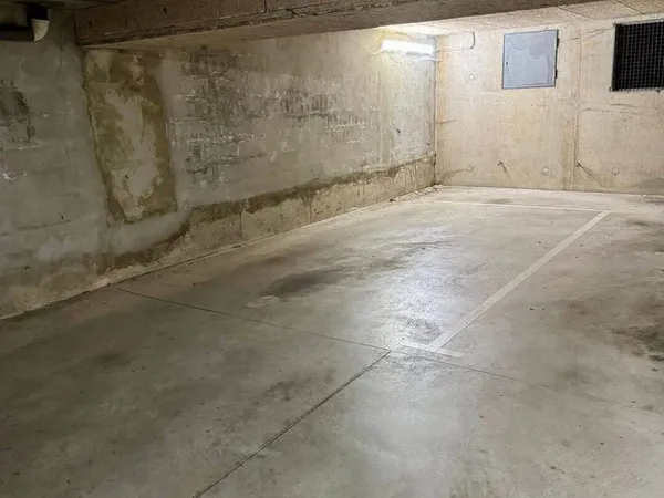 Parking 8 m²