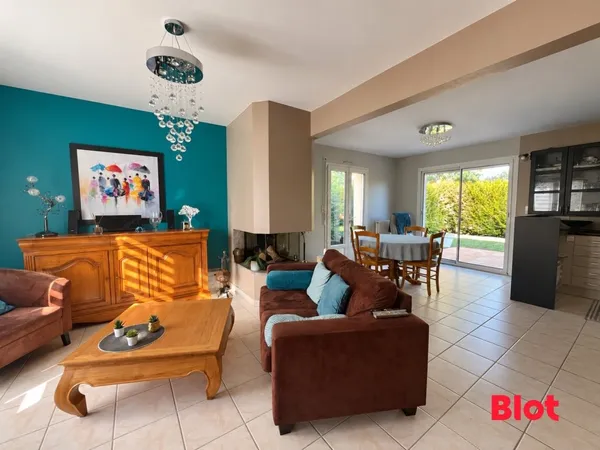 A VENDRE CHEZ BLOT IMMOBILIER - MAISON 90 M² CHARTRES DE BRETAGNE