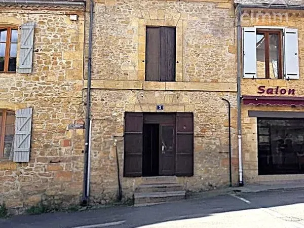 Sous les remparts de Sarlat – Ensemble immobilier à fort potentiel au cœur de la cité médiévale