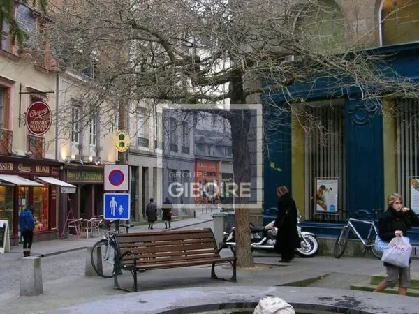 Local commercial 136 m²