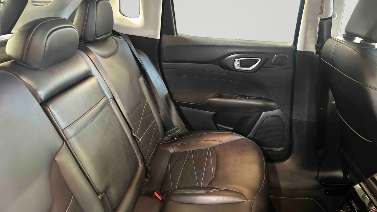 Jeep Compass 1.3 PHEV T4 240 ch 4xe eAWD — photo 32