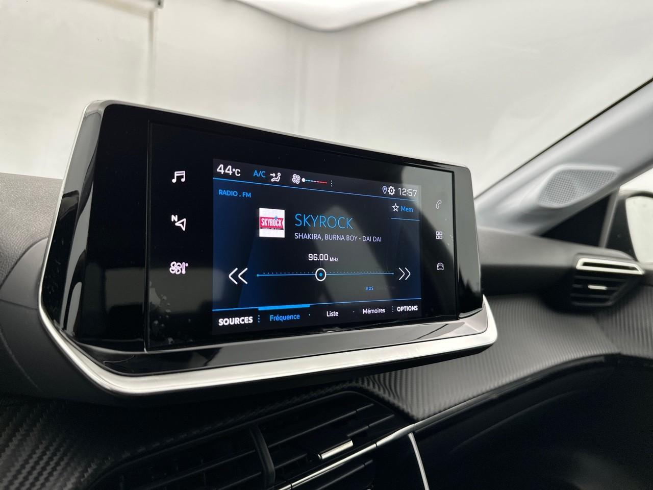 Peugeot 208 puretech 75 s&s bvm5 style — photo 22