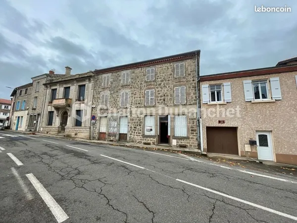Maison de village 300 m² COTTANCE