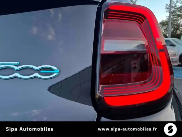 Fiat 500 c e 118 ch — photo 10