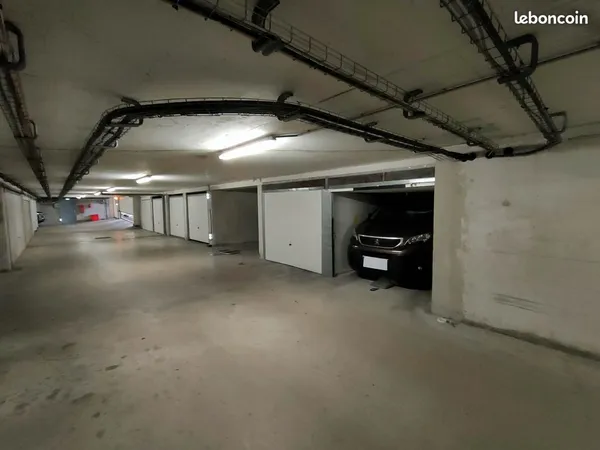Garage fermé sous Vidéosurveillance