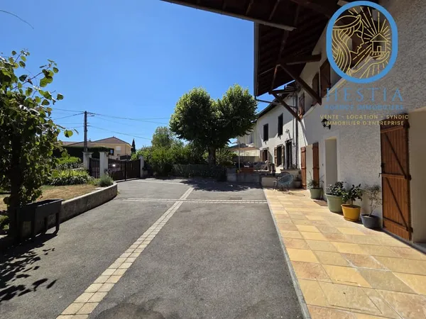 Maison 150 m2 et T2 indépendant 46m2