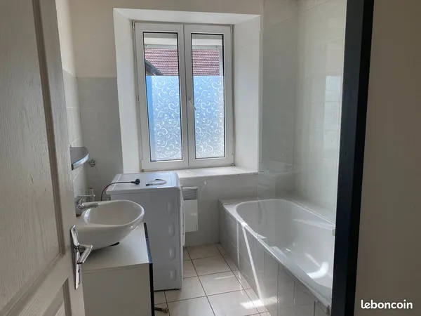 À LOUER - Appartement T3 de 88 m² - La Rivière-Drugeon (25560)
