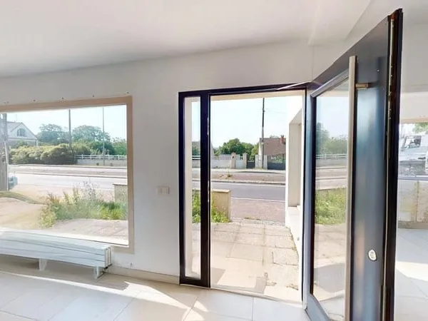 Local commercial Juziers 123 m2