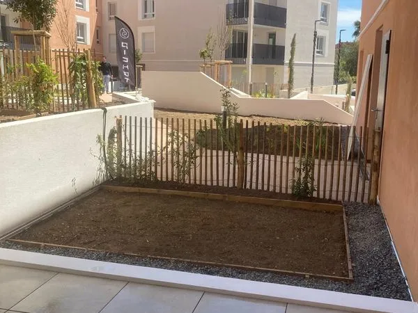 Appartement studio rez de jardin COGOLIN