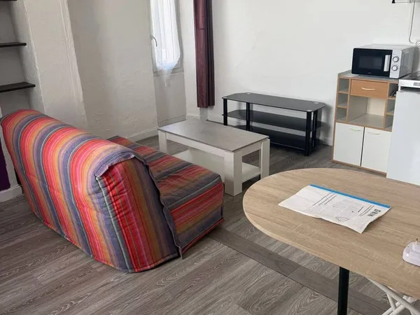 Studio 1 pièce 28 m²