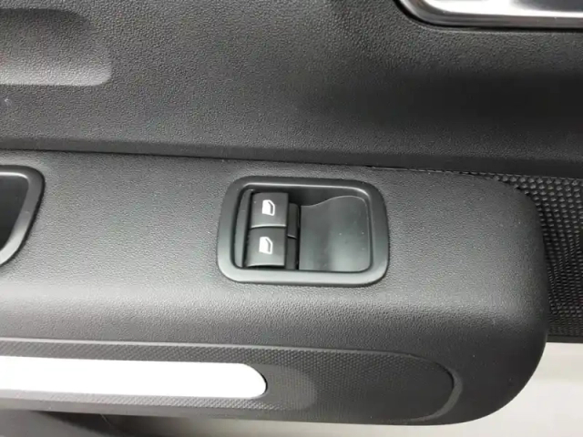 Citroën C3 puretech 83 s&amp;s bvm5 — photo 40
