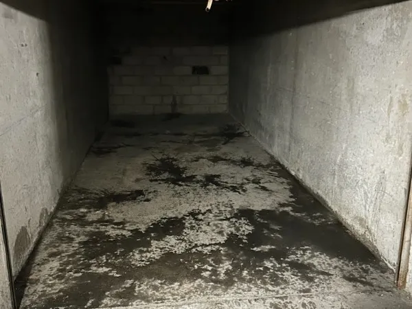 Vends Box 17,5 m2. Bécon. Courbevoie