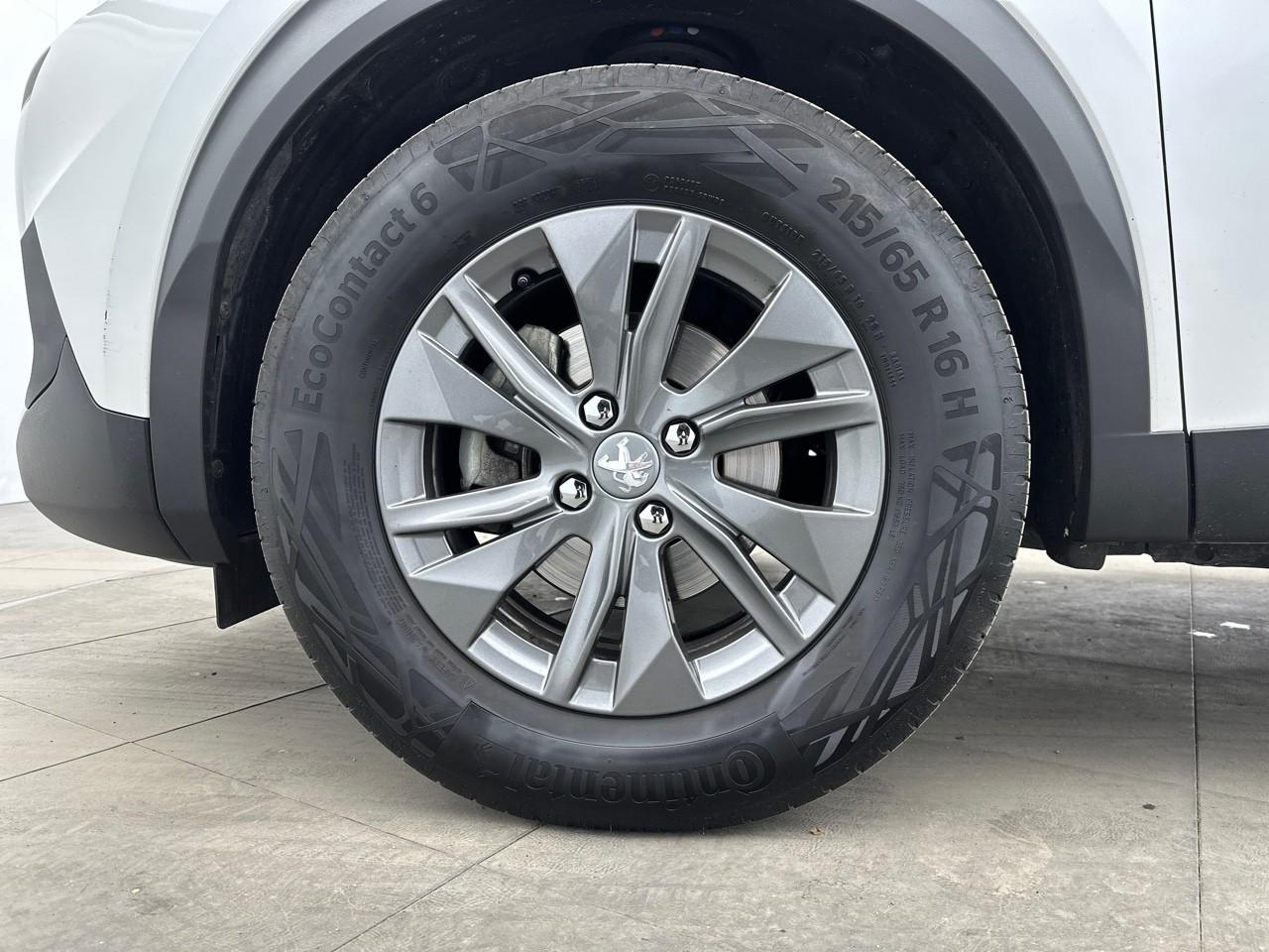 Peugeot 2008 puretech 100 s&s bvm6 style — photo 14