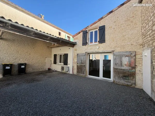 Maison de ville T3 avec cour privée et stationnement