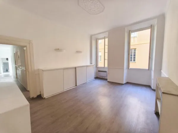 À LOUER – BUREAU PROFESSIONNEL – 3 rue de la Préfecture