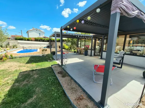Sorbiers - maison individuelle avec piscine, terrain plat. Prox commerces
