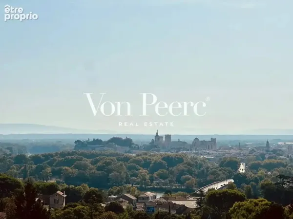 Villeneuve-les-avignon — appartement terrasse avec vue panoramique et fort potentiel