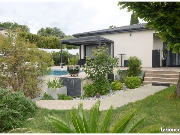 Villa 6 pièces 150 m²