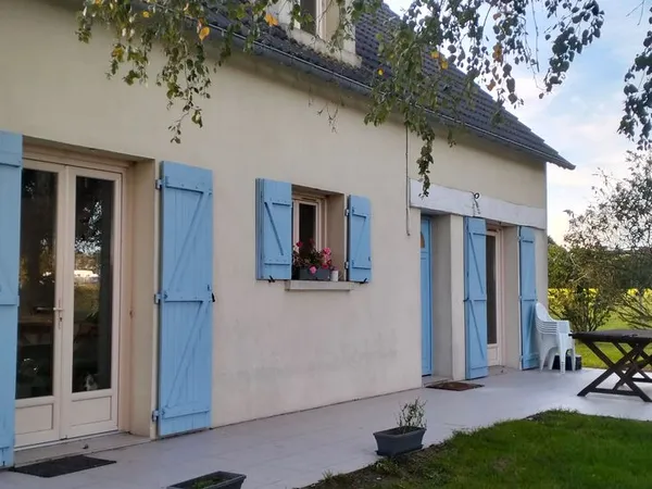 Maison à louer - 3 chambres - 80 m² avec terrain