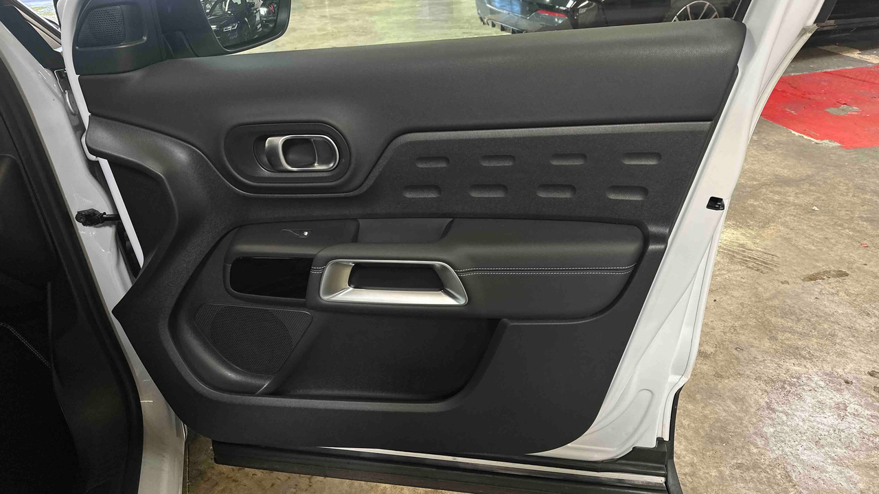 Citroen C5 Aircross Hybride 136 e-DCS6 — photo 24
