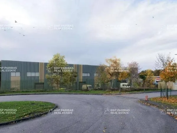 Local d'activité 3745 m²