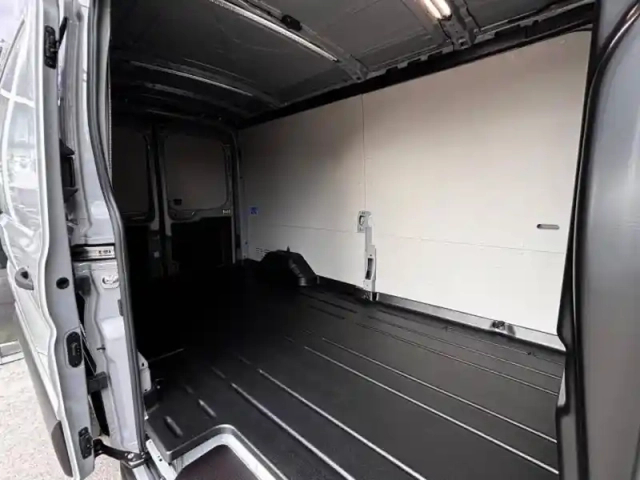 Ford Transit 2t fg pe 350 l3h2 135 kw batterie 75/68 kwh trend business — photo 11