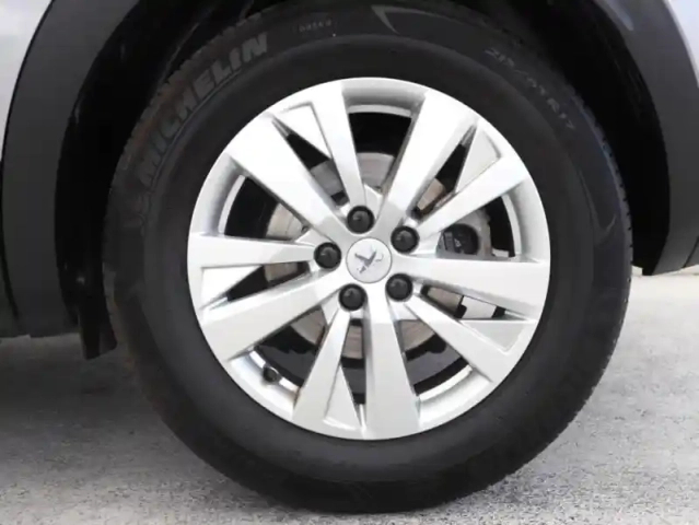 Peugeot 3008 1.2 puretech 130ch active business s&amp;s — photo 11