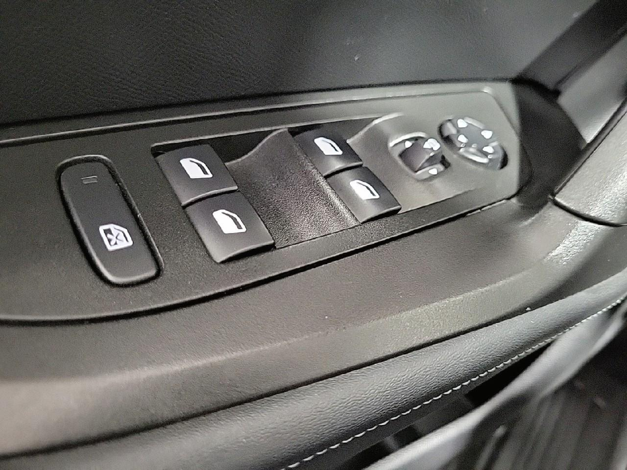 Peugeot 2008 puretech 130 s&s eat8 allure — photo 24