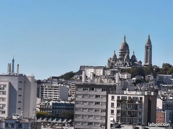 À vendre - 2 pièces de 44,7 m² avec 2 loggias, vue exceptionnelle sur le Sacré-Coeur, cave et parkin