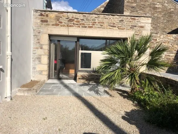 Lannion - Studio meublé avec jardinet