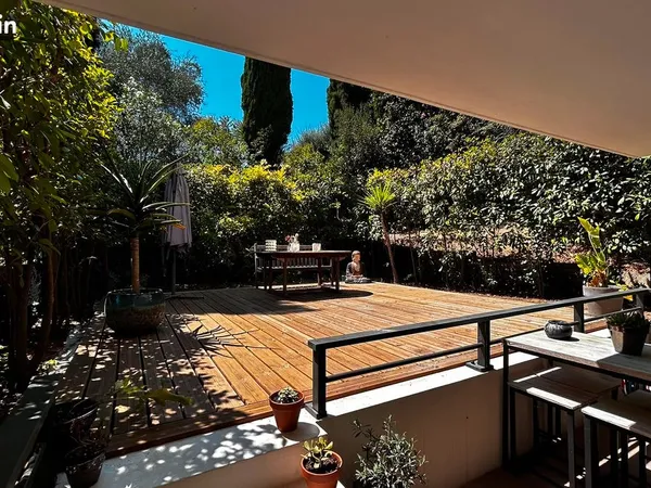 Cannes La Bocca Limite - le Cannet - Résidence de Standing Beau 2 pièces avec parking sous-sol