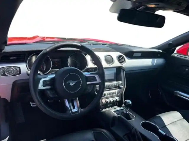 Ford Mustang convertible 2.3 ecoboost 317ch — photo 6