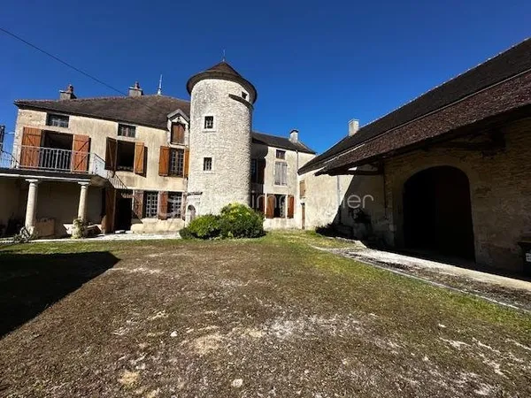 Maison - 291 m2