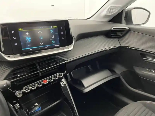 Peugeot 208 electrique 50 kwh 136ch — photo 25