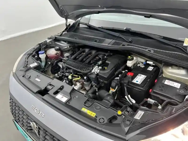 Peugeot 208 puretech 75 s&amp;s bvm5 — photo 37