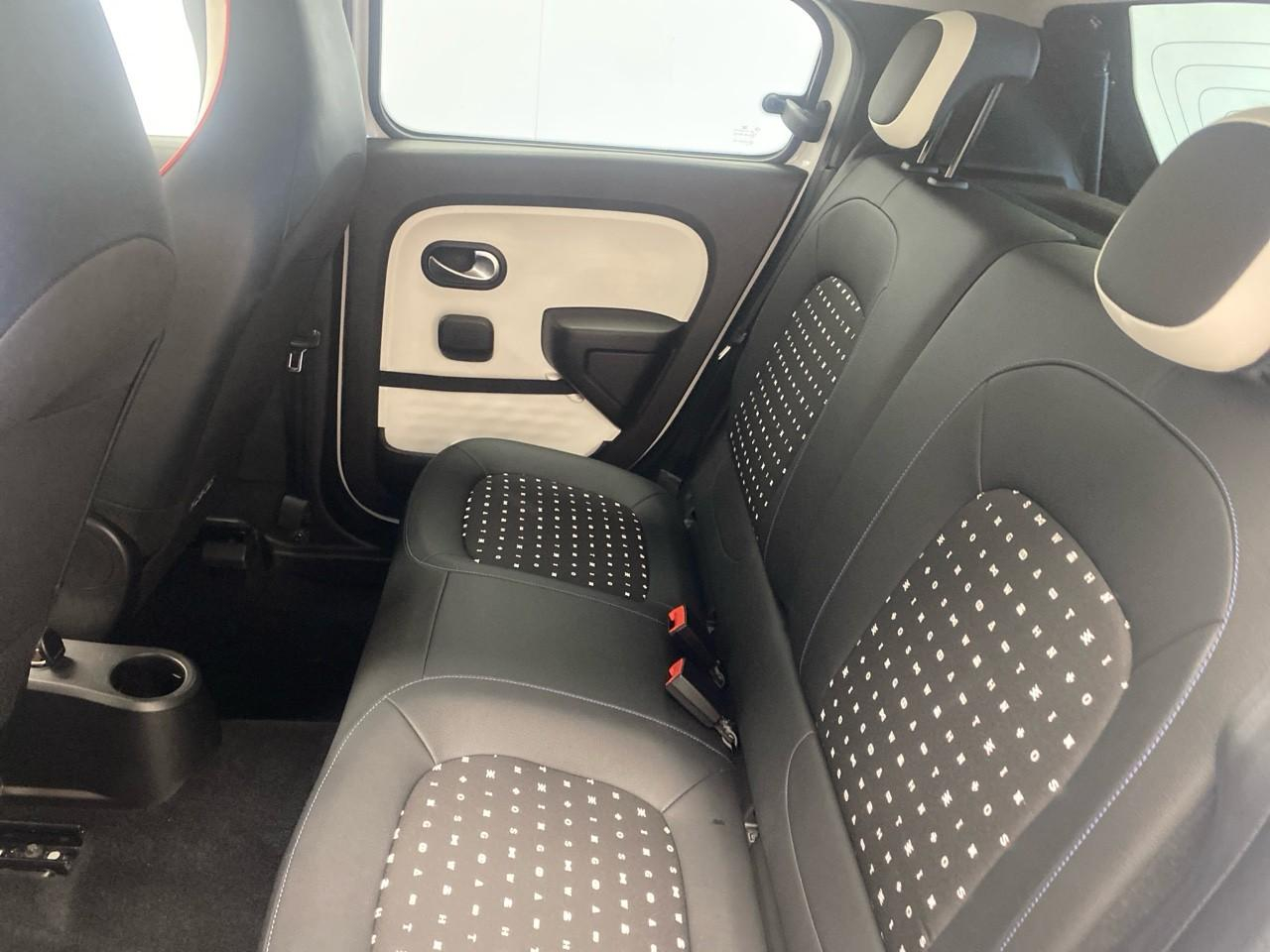 Renault Twingo iii tce 95 edc signature — photo 10