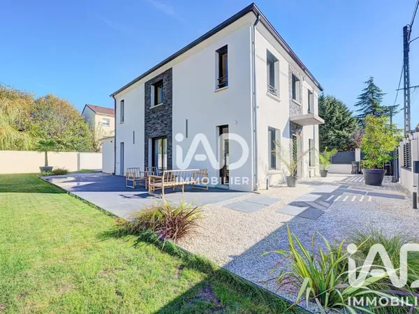 Maison 7 pièces 158 m²