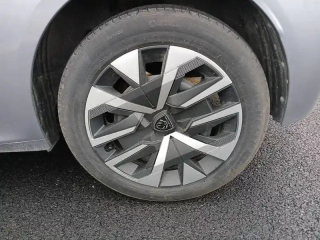 Peugeot 208 puretech 75 s&amp;s bvm5 — photo 40