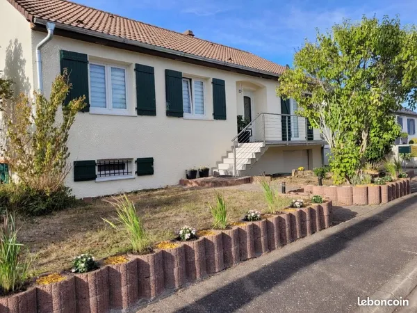 Maison individuelle avec vue sur l'étang