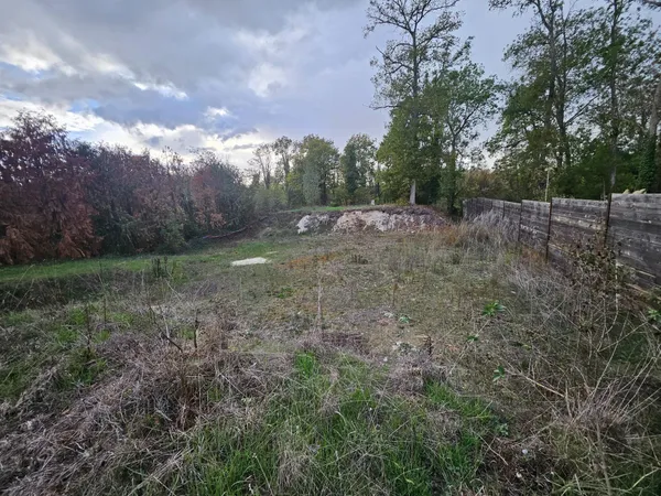 Terrain nu à bâtir viabilisé