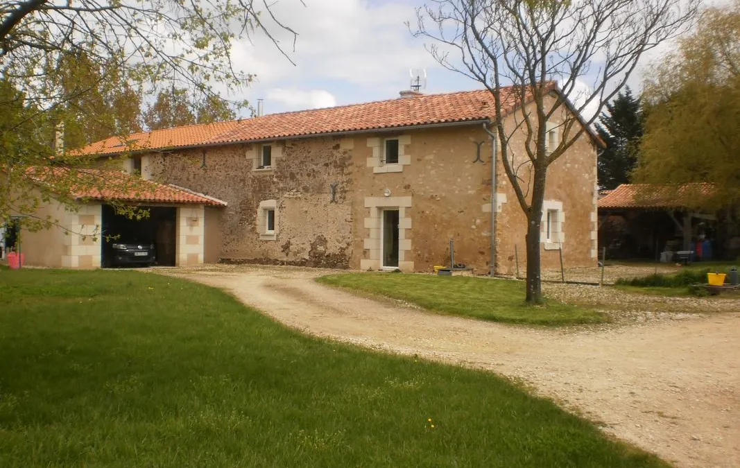 Photo 1