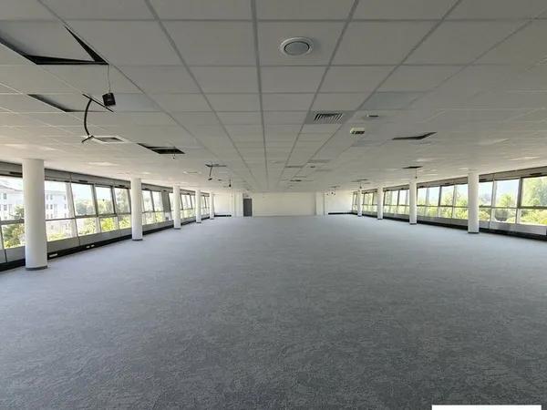 Bureaux 1882 m² MONTBONNOT SAINT MARTIN