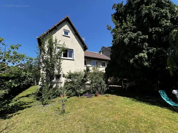 Maison 7 pièces 180 m²