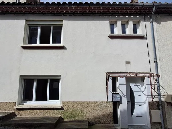 Maison de village 96 m2 3 chambres en bon état