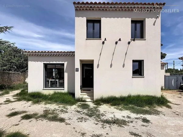 Commerce 4 pièces 120 m²