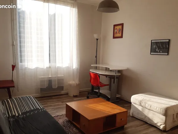 Loue Studio meublé proche centre 31 m²