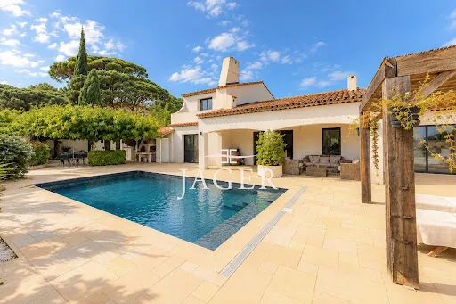 Maison 8 pièces 265 m²