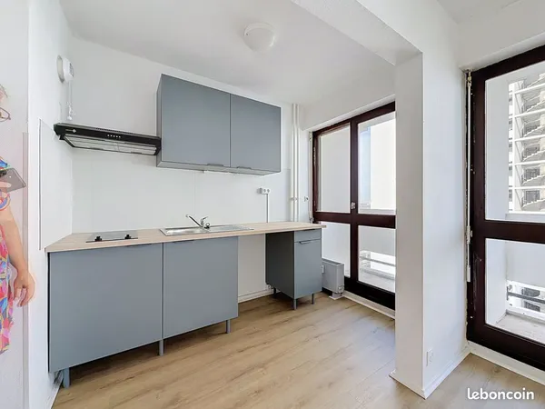A louer studio-t1bis la rochelle mireuil