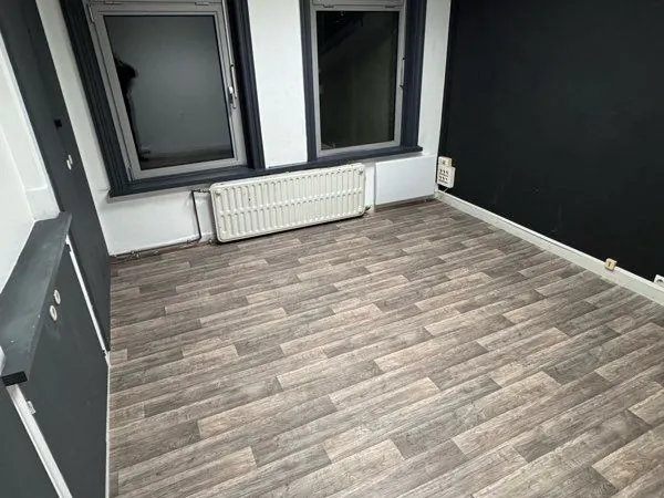 Bureau 16 m2 + réserve